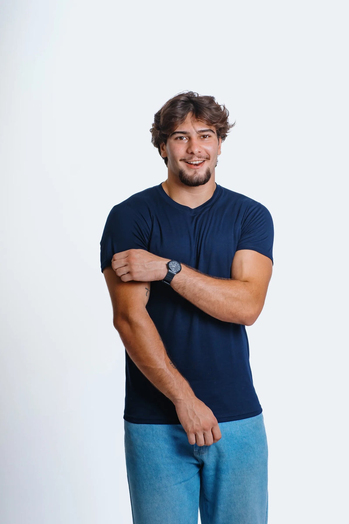 Camiseta Essential Azul marinho, vista de frente