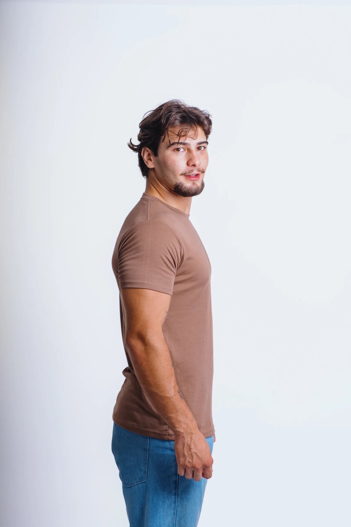 Camiseta Essential Castor, vista lateral