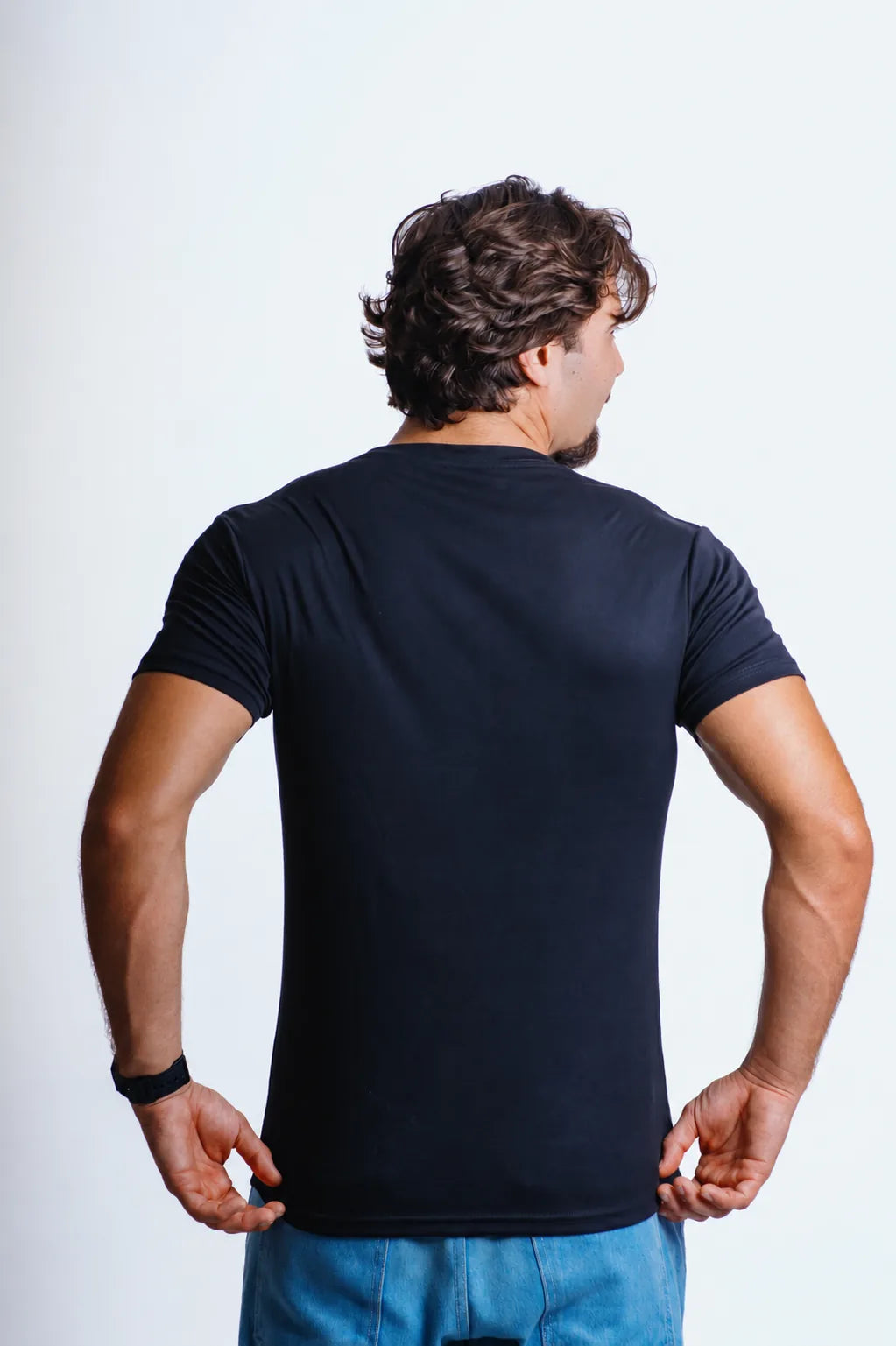 Camiseta Essential Preto, vista de costas